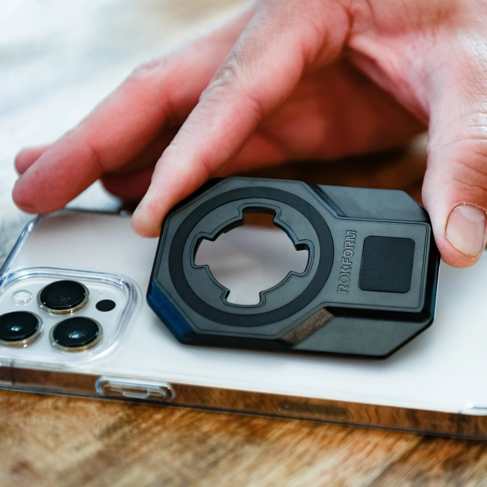 Magnetic Universal Adapter - Image 7